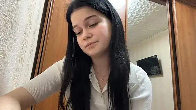 BellaLuxury live XXX chat