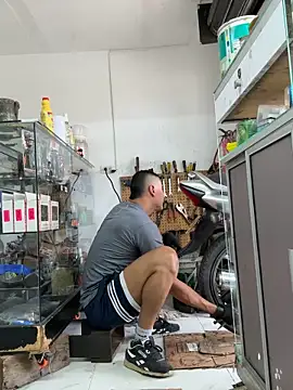 XXX chat uživo modela Paul22cm-