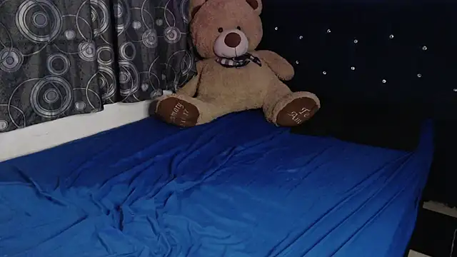 แชท XXX สดของ ANGELIQUE_KLANE