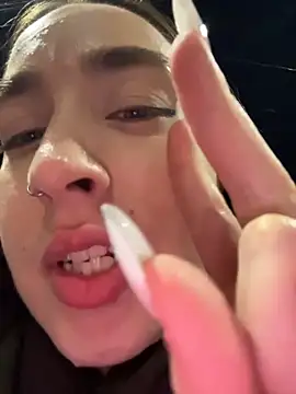 Chat XXX en directo de Holly_Play