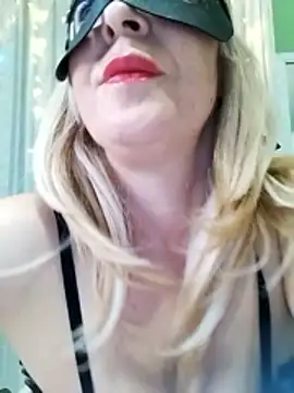 Milfporcona Chat XXX live