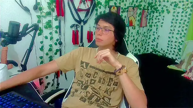 Andy_gray live XXX chat