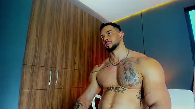 massimo_visconti Adlı Modelin Web Kamerası Şovu