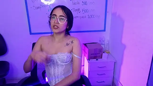 Mia_Fischer Chat XXX in diretta