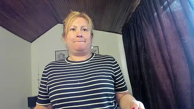 MonyCassiusのライブXXXチャット