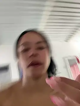 lesly_cuteeのライブXXXチャット