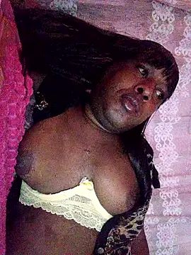 Show modela Hellentrans24 na web-kameri