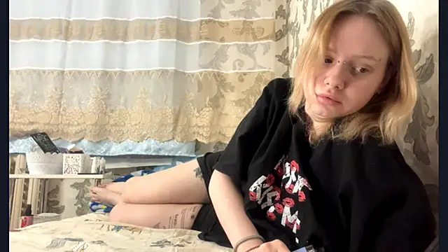 KrystenHoyeのウェブカメラショー