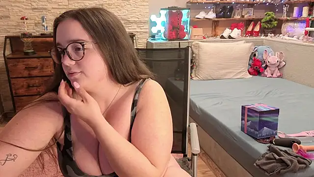 XXX chat uživo modela Kimberly-Caprice