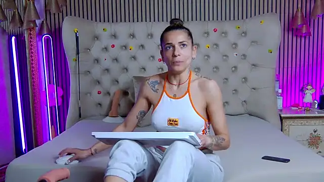 Онлайн чат XXX PlayfulShow