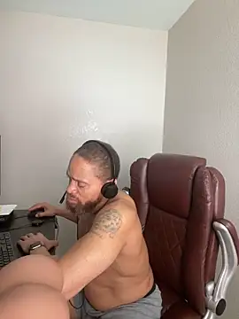 Fathero1time Show in webcam