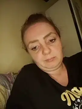 Bella-Monroe Chat XXX live