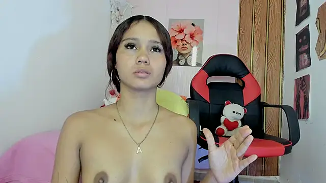 MarianaManzur Chat XXX live