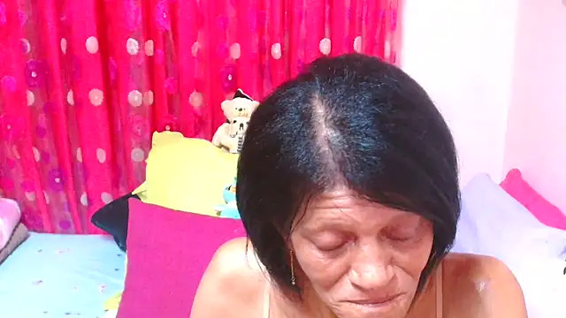 Онлайн чат XXX SLUTTYROXY