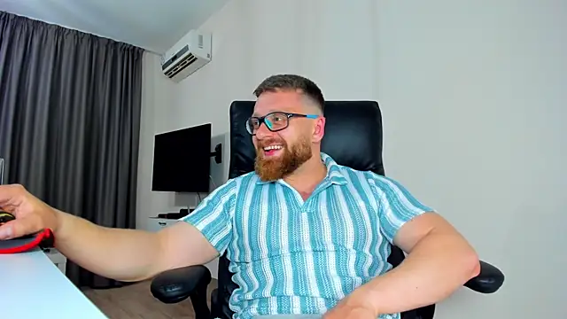 Show modela Findom_guy na web-kameri