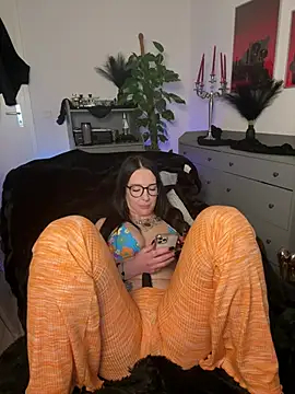 Trixie-Tainted's Webcam Show