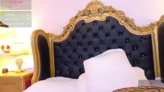 Chat XXX ao vivo de AdelinaVans