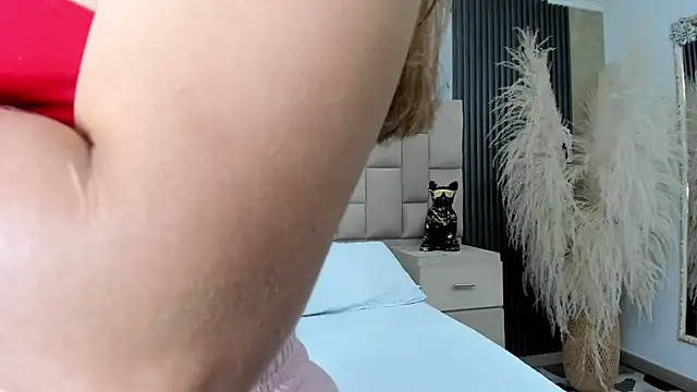 Chatroom XXX en direct de cloesummerr_