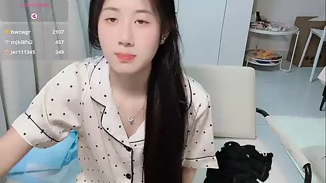 Yvonne-07 网络视讯表演