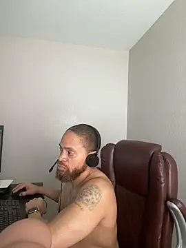 Fathero1time: διαδικτυακό σόου στην κάμερα