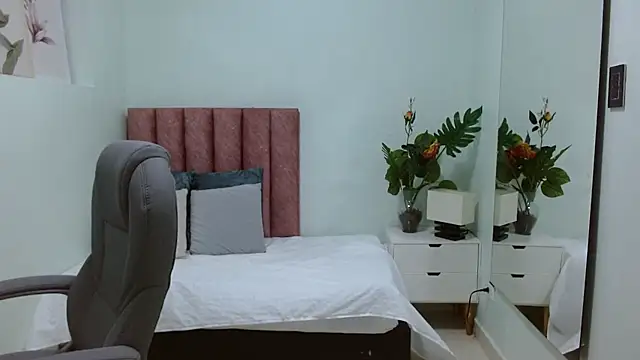 sophia_hadid Live XXX Chat