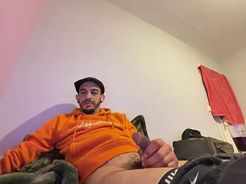 Chatroom XXX en direct de Rebeu313