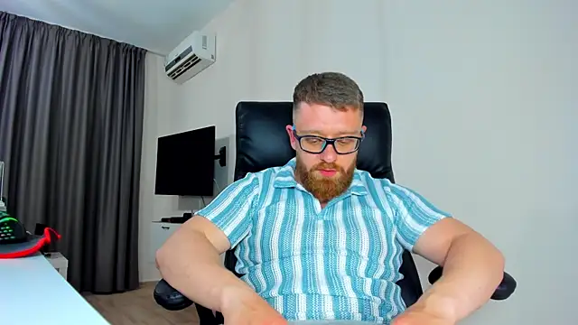 Webkamerová show Findom_guy