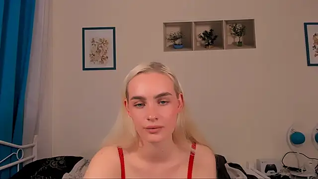 OliviaKisss Chat XXX in diretta