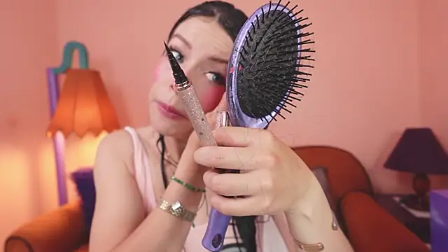 Chatroom XXX en direct de miss__wanda