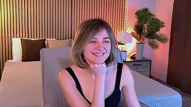 EmeraldGlow's Live XXX Chat