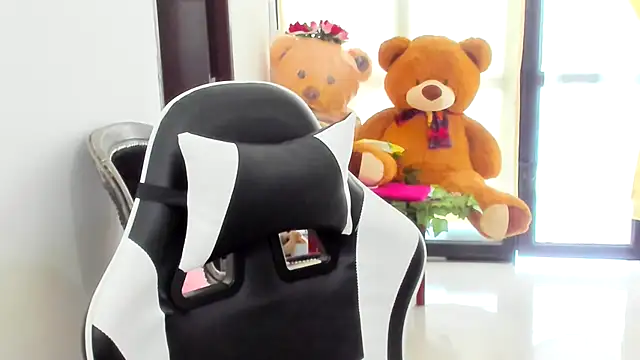 __Emma__11__Lecat_ Adlı Modelin Canlı XXX Sohbeti