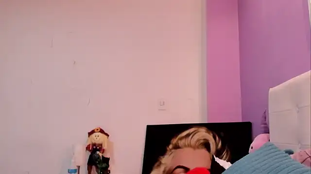 Charlotte11-11's Live XXX Chat