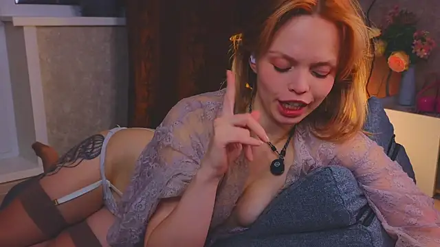 sinteas Adlı Modelin Canlı XXX Sohbeti