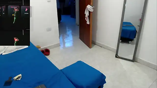 Онлайн чат XXX LAURA_Foxht