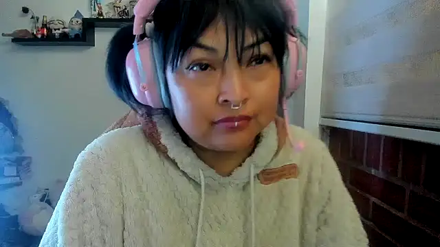 Chat XXX en directo de Shaddycute_