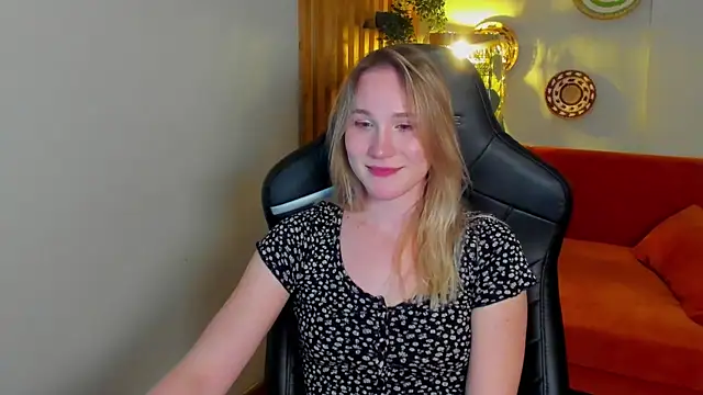 Chat XXX en directo de ElaraVoltage