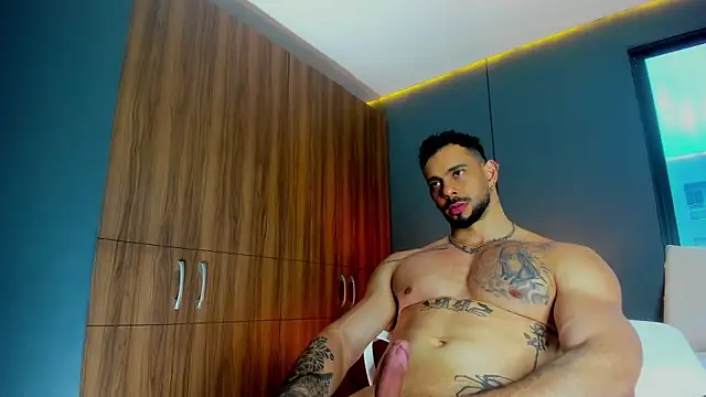 massimo_visconti's Live XXX Chat