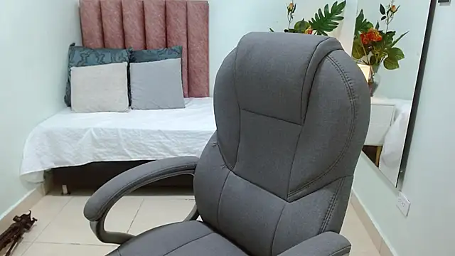 sophia_hadid Adlı Modelin Canlı XXX Sohbeti