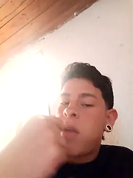 SantuuSmall_ Pertunjukan Webcam