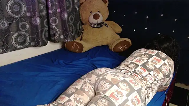 Chatroom XXX en direct de ANGELIQUE_KLANE