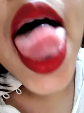 Cute-Simmi69 Show in webcam