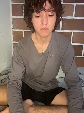 JoelnClouds: онлайн-секс-чат