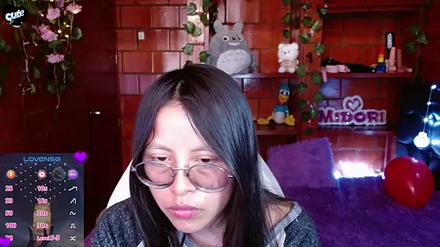 Chat XXX en directo de MidoriQuiinn