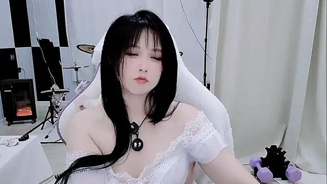 Chat XXX en directo de Evangelin-e