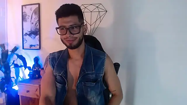 Živý XXX chat Colby_brown03