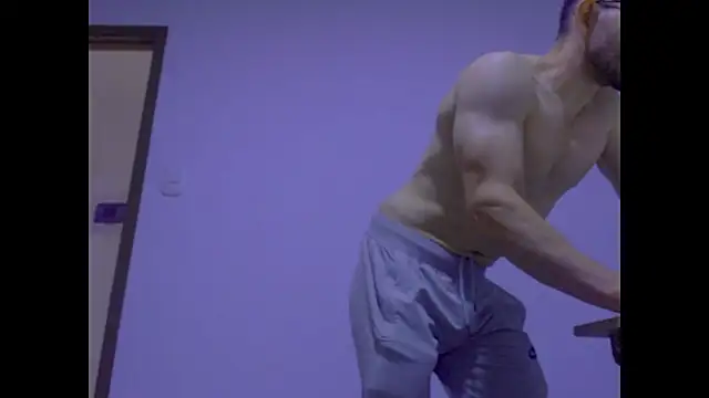 Živý XXX chat Rocky_Muscle