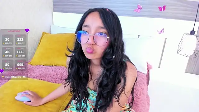 Emilyblussh's Live XXX Chat