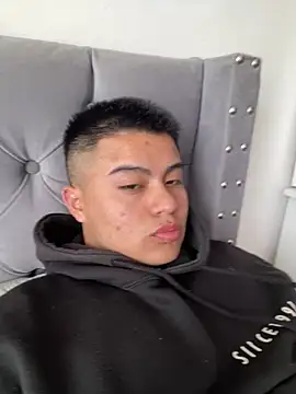 andresmahecha777 网络视讯表演