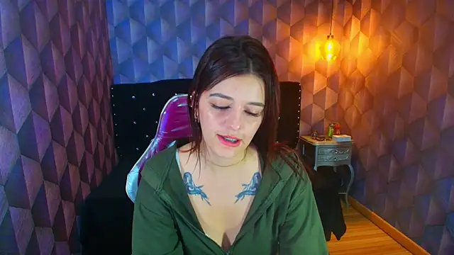 Chatroom XXX en direct de LiaHarryis