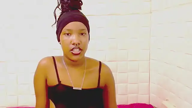 EroticSexyPrada's Live XXX Chat